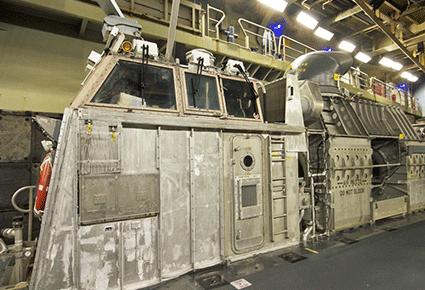 جولة داخل حوامة المارينز ال HoverCraft LCAC